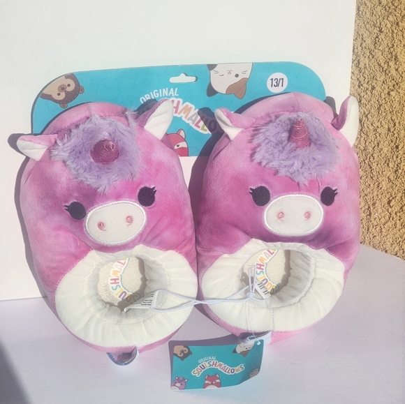 Squishmallows Lola the Unicorn Dual Sizes Girls' Slippers Little Girls Size 13/1 - Picture 3 of 5